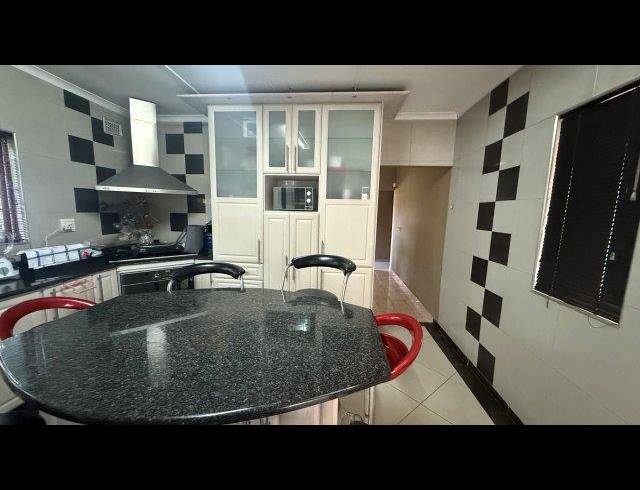 3 BEDROOM HOUSE FOR SALE IN SILVERGLEN